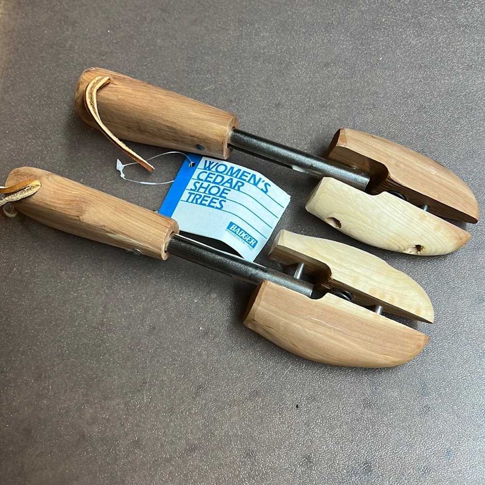 Vintage Badger Women’s Wooden Cedar Shoe Trees -  Split Toe Moveable